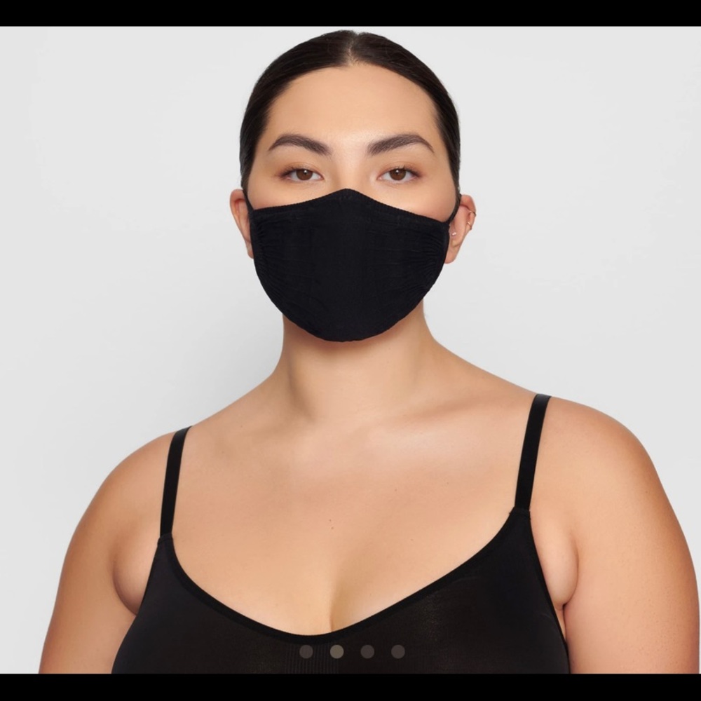 5x SKIMS ONYX black kardashian facemask